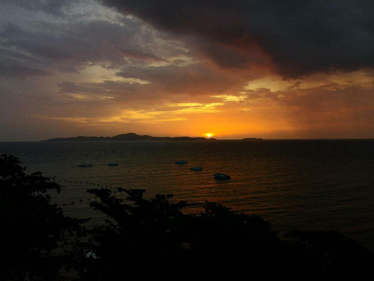 Lumpini Ville Wong Amat Beach Pattaya Luaran gambar